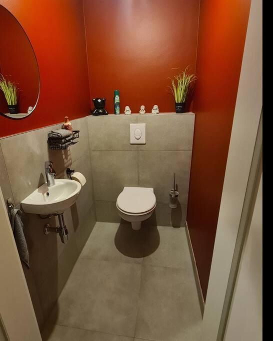 Grosse Moderne Ferienwohnung Auch Als Monteur Unterkunft Nutzbar, In Stolberg - Vicht Bagian luar foto