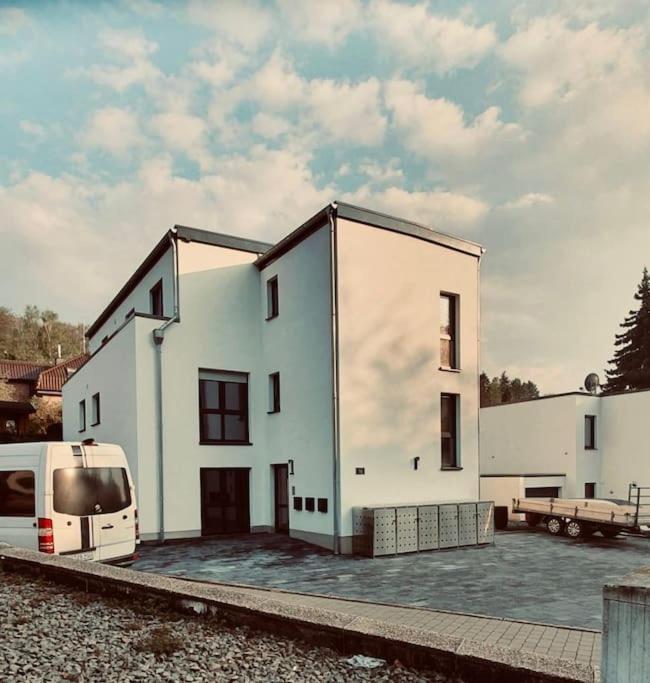 Grosse Moderne Ferienwohnung Auch Als Monteur Unterkunft Nutzbar, In Stolberg - Vicht Bagian luar foto