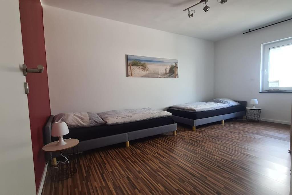Grosse Moderne Ferienwohnung Auch Als Monteur Unterkunft Nutzbar, In Stolberg - Vicht Bagian luar foto