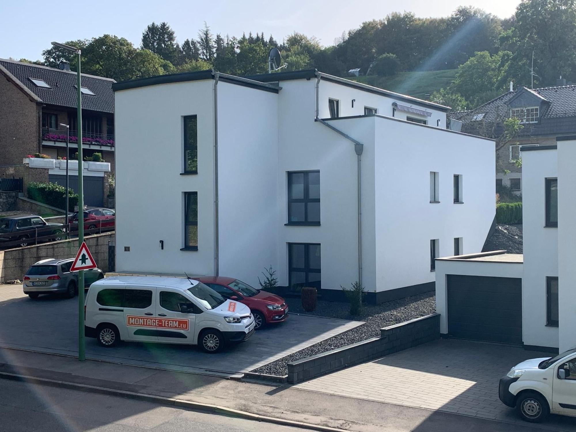 Grosse Moderne Ferienwohnung Auch Als Monteur Unterkunft Nutzbar, In Stolberg - Vicht Bagian luar foto